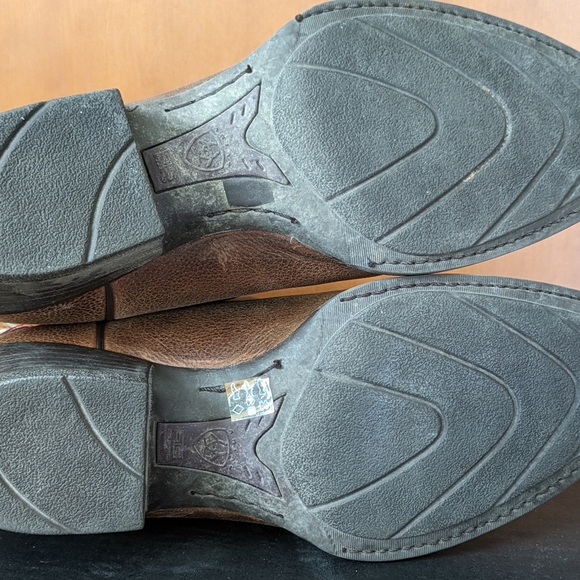 SOLD Ariat International Cowboy Boots, Leather, Gorgeous Stitching, Size 9EE - Picture 5 of 12